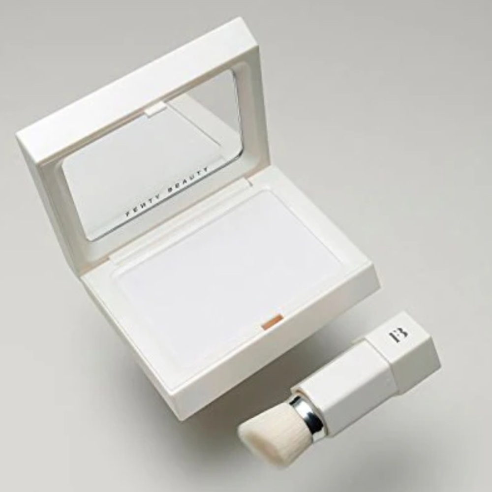 Fenty Beauty Blotting Powder with Magnetic Brush Bundle
